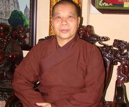 Ni sư Thích Nữ Diệu Nhẫn, trụ trì chùa Cần Linh đang chia sẻ với PV.
