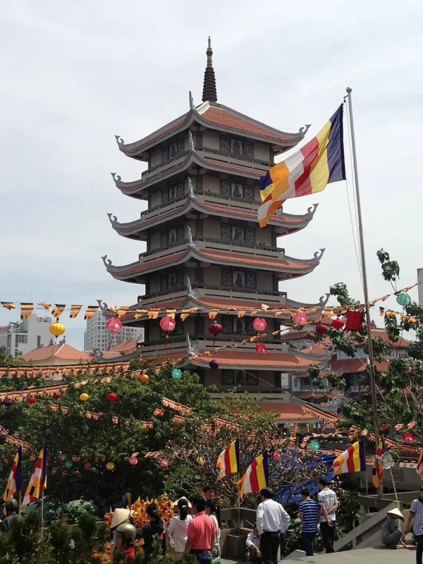 Hình minh họa: Chùa Vĩnh Nghiêm - Điểm Đến Chữa Lành Tâm Hồn Từ Đau Khổ Đến Bình An