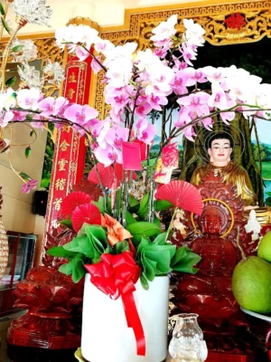 Hình minh họa: Nghi thức cúng dường cơ bản vào ngày rằm và mùng một âm lịch