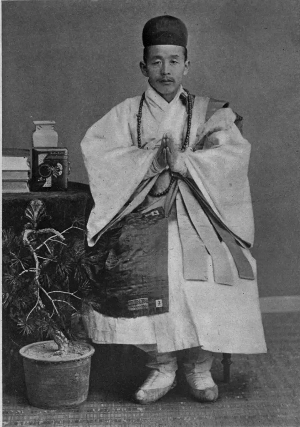 Hình minh họa: Thượng Tọa Trụ Trì Là Gì? Định Nghĩa và Trách Nhiệm Theo Hệ Thống Chùa Vĩnh Nghiêm Hình minh họa: Thượng Tọa Trụ Trì Là Gì? Định Nghĩa và Trách Nhiệm Theo Hệ Thống Chùa Vĩnh Nghiêm