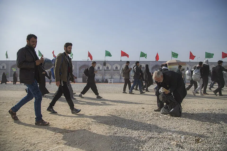 Hình minh họa: Trình tự nghi thức và ứng xử đúng quy cách tại chùa